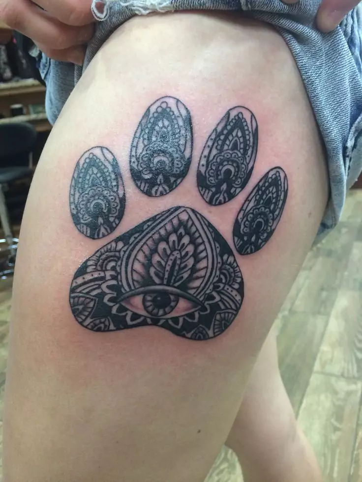 Koiran tassu tatuointi Thai